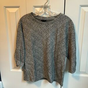 Ann Taylor black/white patterned top